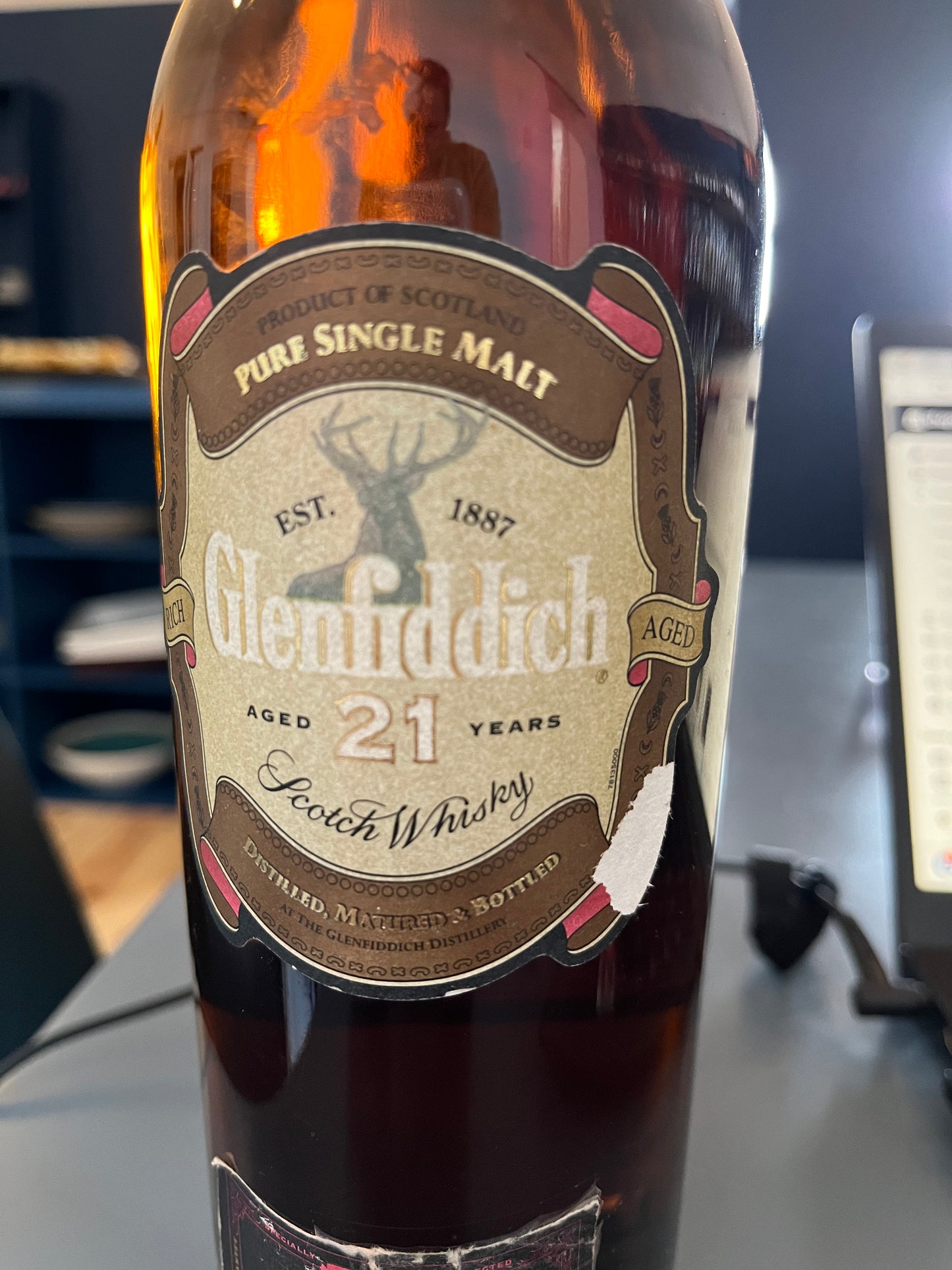 Glenfiddich 21 Year Old Gran Reserva Older Presentation (1990’s) (Labels and tube in fair condition)